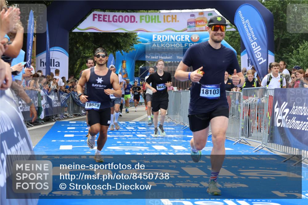 29.06.2025 - hella hamburg halbmarathon Strokosch-Dieckow http://msf.ph/oto/8450738 29.06.2025 10:37:52 Ziel 2196, 2404, 3480, 3530, 7229, 9171, 9643, 10793, 12915, 13148, 13900, 15303, 18103, 18276, 18277, 18529 meine-sportfotos.de