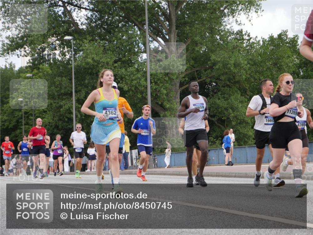 29.06.2025 - hella hamburg halbmarathon Luisa Fischer http://msf.ph/oto/8450745 29.06.2025 10:32:28 Kennedybrücke 1694, 5250, 4362, 14644, 6659, 1666, 11269, 4395, 1518, 3311, 4349, 4362, 4395, 6285, 7832, 8560 meine-sportfotos.de