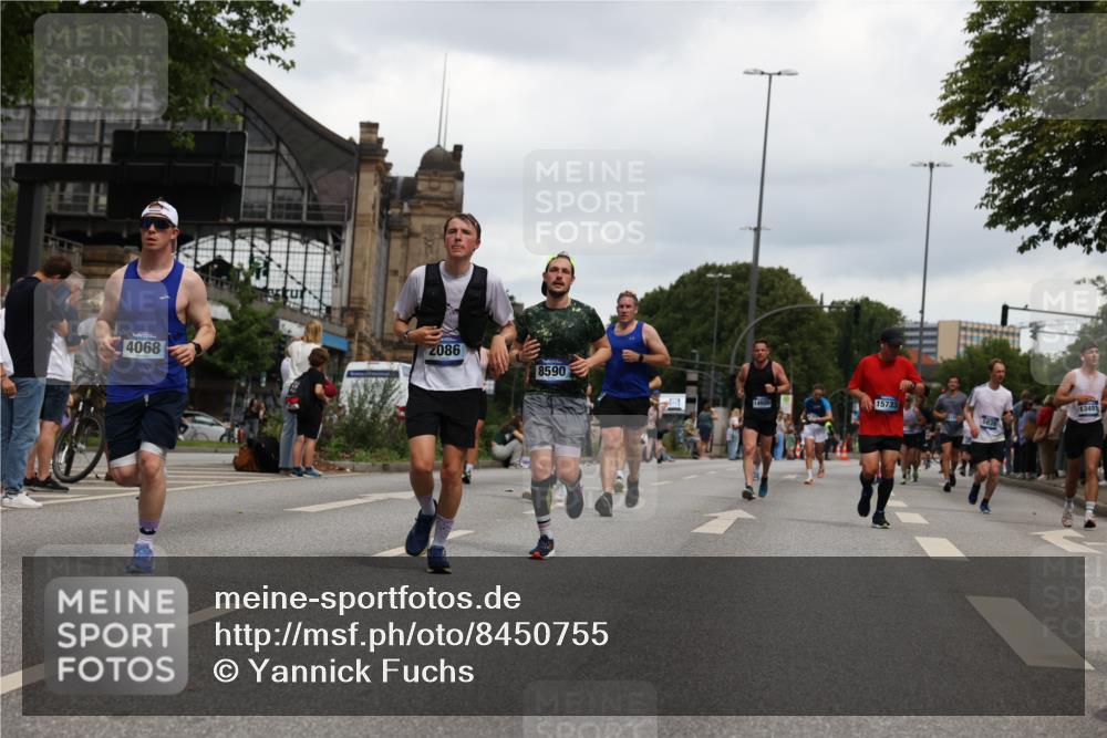 29.06.2025 - hella hamburg halbmarathon Yannick Fuchs http://msf.ph/oto/8450755 29.06.2025 10:55:38 20KM 1138, 2086, 2391, 2591, 3400, 4068, 5839, 5870, 6391, 7033, 7049, 7757, 8364, 8531, 8590, 9297, 9752, 9932, 10031, 10177, 10194, 10746, 11465, 12125, 12787, 13064, 13086, 13491, 13699, 14605, 14628, 15008, 15252, 15520, 15539, 15733, 16128, 16145, 16614, 18551 meine-sportfotos.de