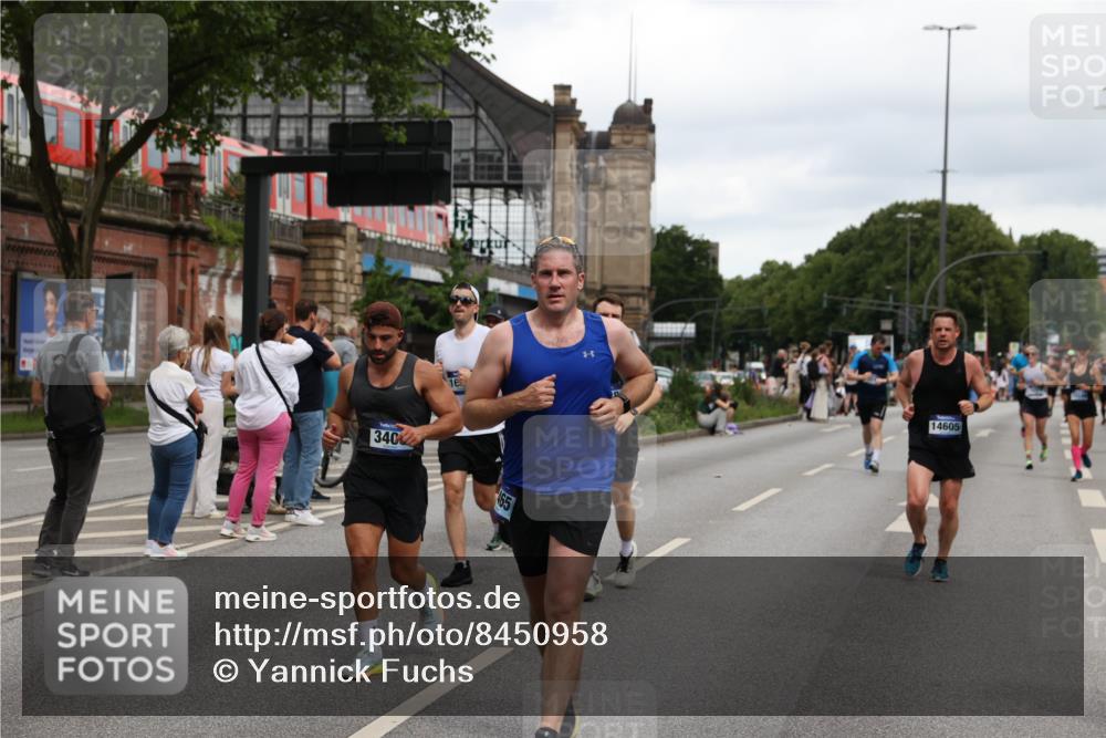29.06.2025 - hella hamburg halbmarathon Yannick Fuchs http://msf.ph/oto/8450958 29.06.2025 10:55:43 20KM 1135, 1138, 1147, 2086, 2391, 2591, 3097, 3400, 4068, 4095, 5839, 5870, 6391, 7033, 7049, 7757, 8364, 8531, 8590, 9297, 9932, 10031, 10177, 10194, 10746, 11465, 12125, 12787, 13064, 13086, 13491, 13699, 13958, 14605, 14628, 15252, 15520, 15539, 15733, 15908, 16128, 16145, 18551, 18799 meine-sportfotos.de
