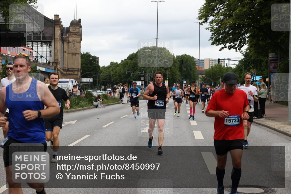 29.06.2025 - hella hamburg halbmarathon Yannick Fuchs http://msf.ph/oto/8450997 29.06.2025 10:55:43 20KM 1135, 1138, 1147, 2086, 2391, 2591, 3097, 3400, 4068, 4095, 5839, 5870, 6391, 7033, 7049, 7757, 8364, 8531, 8590, 9297, 9932, 10031, 10177, 10194, 10746, 11465, 12125, 12787, 13064, 13086, 13491, 13699, 13958, 14605, 14628, 15252, 15520, 15539, 15733, 15908, 16128, 16145, 18551, 18799 meine-sportfotos.de
