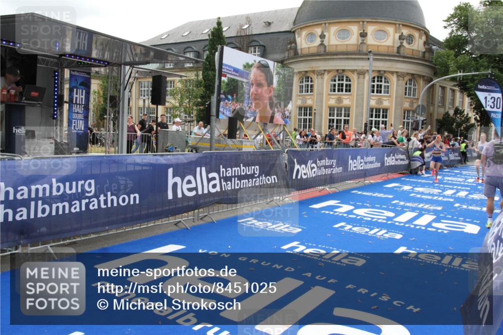29.06.2025 - hella hamburg halbmarathon Michael Strokosch http://msf.ph/oto/8451025 29.06.2025 10:29:43 Ziel 6781, 7186, 16818, 18422, 18699, 19204 meine-sportfotos.de
