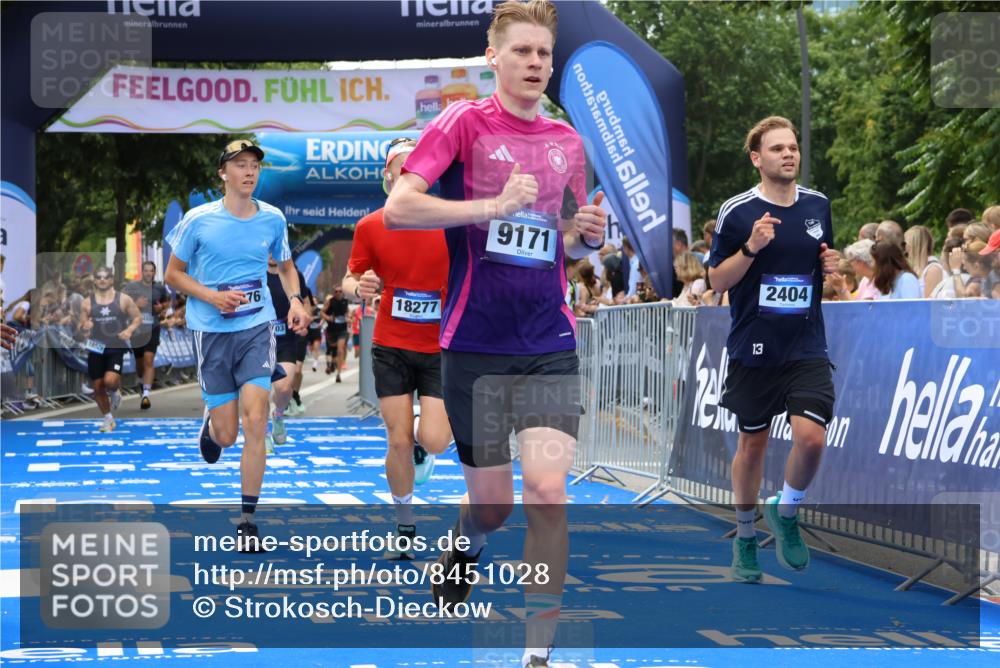 29.06.2025 - hella hamburg halbmarathon Strokosch-Dieckow http://msf.ph/oto/8451028 29.06.2025 10:37:48 Ziel 1505, 1615, 2196, 2404, 3480, 3530, 9171, 13148, 13595, 18103, 18276, 18277, 18529 meine-sportfotos.de