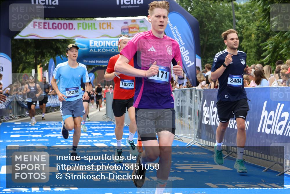 29.06.2025 - hella hamburg halbmarathon Strokosch-Dieckow http://msf.ph/oto/8451059 29.06.2025 10:37:48 Ziel 1505, 1615, 2196, 2404, 3480, 3530, 9171, 13148, 13595, 18103, 18276, 18277, 18529 meine-sportfotos.de