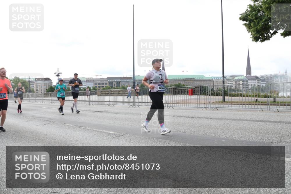 29.06.2025 - hella hamburg halbmarathon Lena Gebhardt http://msf.ph/oto/8451073 29.06.2025 10:30:52 Lombardsbrücke 1647, 7120, 1875, 6344, 1059, 1472, 1647, 1773, 2097, 2268, 2505, 2569, 2754, 2755, 3131, 3281, 4198, 4575, 4819, 6195, 6344, 6556, 6620, 6787, 7071, 7120, 7351, 8757, 9576, 9830, 10989, 11981, 11984, 11988, 12384, 12460, 12461, 12627, 12687, 12688, 14095, 14216, 14421, 14803, 15299, 15466, 15589, 15757, 15789, 15938, 16504, 16791, 16864, 17224, 17463, 17742, 17966, 18362, 18795, 18860, 19052, 19226 meine-sportfotos.de