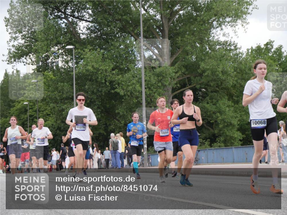 29.06.2025 - hella hamburg halbmarathon Luisa Fischer http://msf.ph/oto/8451074 29.06.2025 10:32:38 Kennedybrücke 2699, 154, 15266, 11376, 12216, 1694, 1303, 10068, 1694, 2699, 3311, 4700, 5063, 5249, 5250, 10068 meine-sportfotos.de