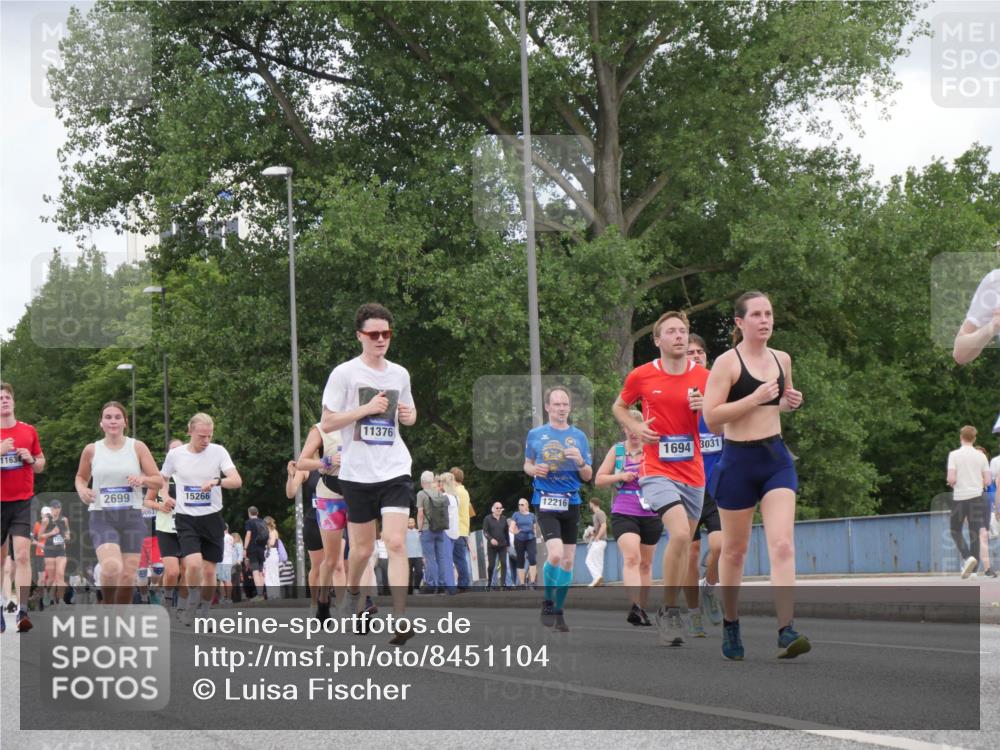 29.06.2025 - hella hamburg halbmarathon Luisa Fischer http://msf.ph/oto/8451104 29.06.2025 10:32:38 Kennedybrücke 11634, 2699, 15266, 11376, 12216, 1694, 3031, 1694, 2699, 3311, 4700, 5063, 5249, 5250, 10068 meine-sportfotos.de
