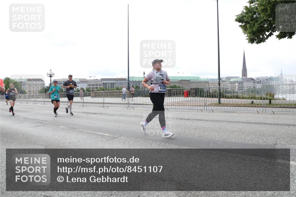 29.06.2025 - hella hamburg halbmarathon Lena Gebhardt http://msf.ph/oto/8451107 29.06.2025 10:30:52 Lombardsbrücke 7120, 18795, 6344, 1059, 1472, 1647, 1773, 2097, 2268, 2505, 2569, 2754, 2755, 3131, 3281, 4198, 4575, 4819, 6195, 6344, 6556, 6620, 6787, 7071, 7120, 7351, 8757, 9576, 9830, 10989, 11981, 11984, 11988, 12384, 12460, 12461, 12627, 12687, 12688, 14095, 14216, 14421, 14803, 15299, 15466, 15589, 15757, 15789, 15938, 16504, 16791, 16864, 17224, 17463, 17742, 17966, 18362, 18795, 18860, 19052, 19226 meine-sportfotos.de