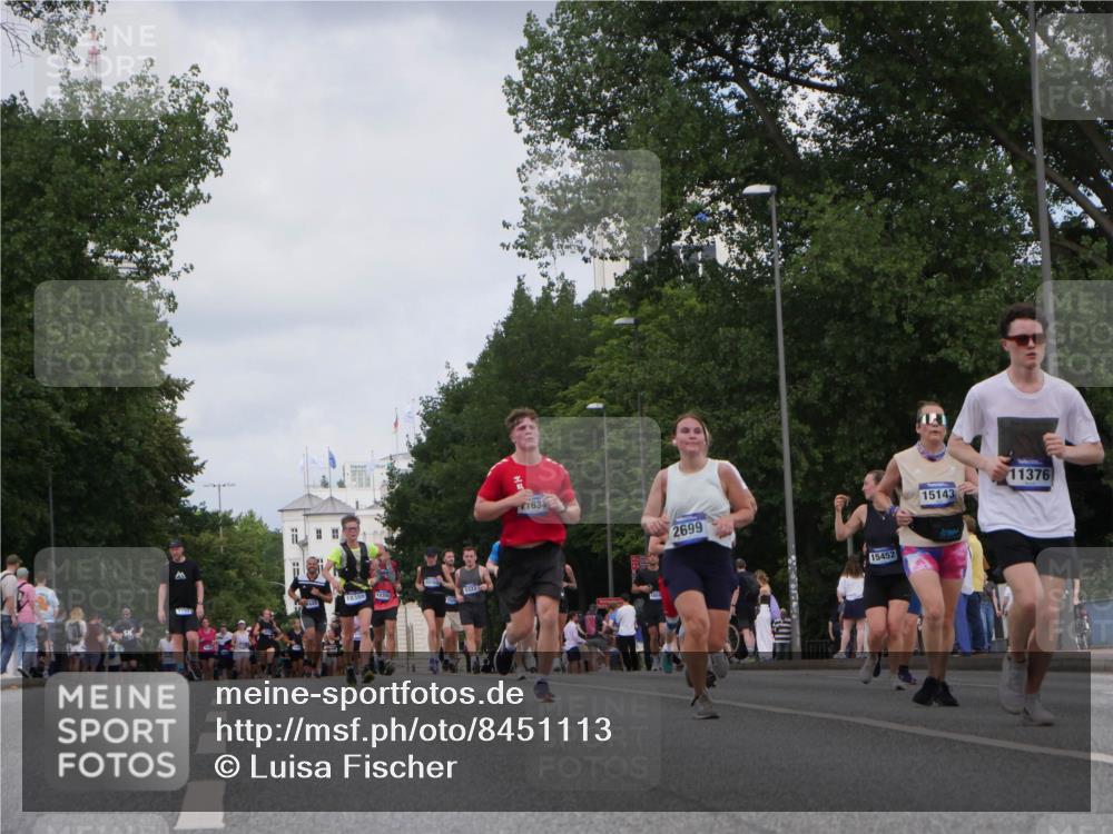 29.06.2025 - hella hamburg halbmarathon Luisa Fischer http://msf.ph/oto/8451113 29.06.2025 10:32:39 Kennedybrücke 1016, 18385, 634, 2699, 15452, 15143, 11376, 1694, 2699, 3311, 4700, 5063, 5249, 5250, 8388, 10068 meine-sportfotos.de