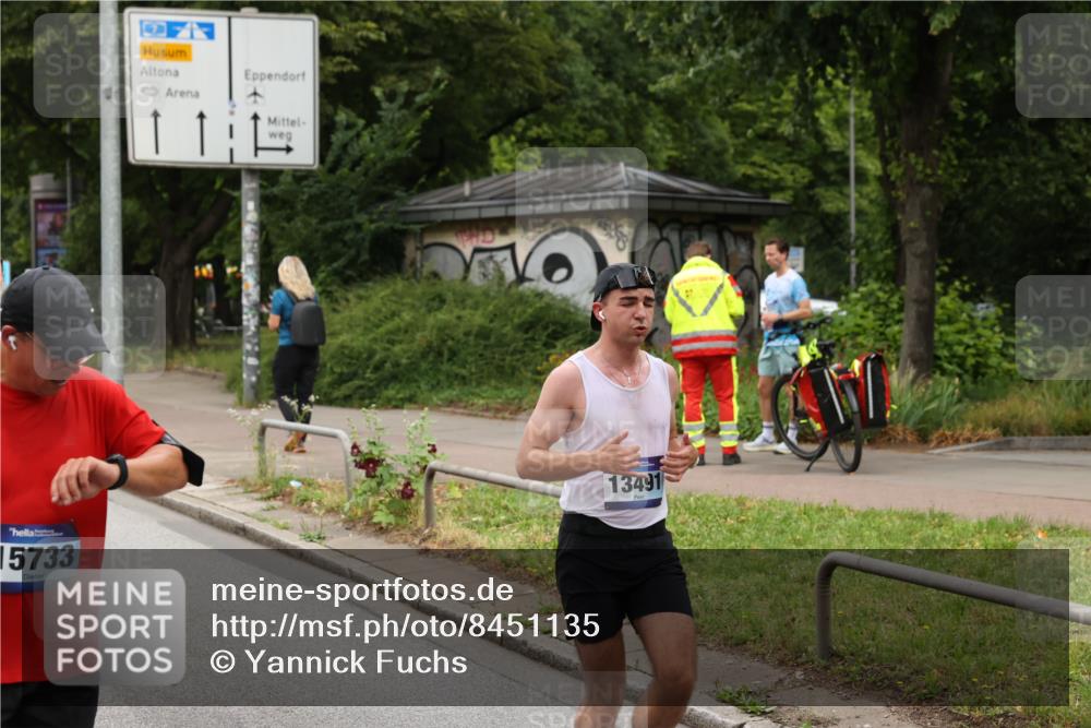 29.06.2025 - hella hamburg halbmarathon Yannick Fuchs http://msf.ph/oto/8451135 29.06.2025 10:55:44 20KM 1135, 1138, 1147, 1190, 2086, 2391, 2591, 3097, 3400, 4068, 4095, 5839, 5870, 6391, 7033, 7049, 7757, 8364, 8531, 8590, 9297, 9932, 10031, 10177, 10194, 10746, 11465, 12125, 12787, 13064, 13086, 13491, 13699, 13958, 14605, 14628, 15252, 15520, 15539, 15733, 15908, 16128, 16145, 18551, 18799, 18808 meine-sportfotos.de