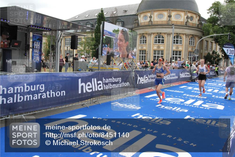 29.06.2025 - hella hamburg halbmarathon Michael Strokosch http://msf.ph/oto/8451140 29.06.2025 10:29:45 Ziel 7186, 13374, 16818 meine-sportfotos.de