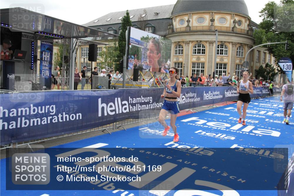 29.06.2025 - hella hamburg halbmarathon Michael Strokosch http://msf.ph/oto/8451169 29.06.2025 10:29:45 Ziel 7186, 13374, 16818 meine-sportfotos.de