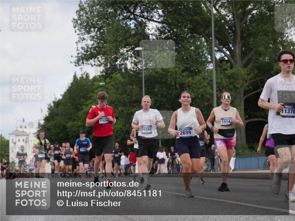 29.06.2025 - hella hamburg halbmarathon Luisa Fischer http://msf.ph/oto/8451181 29.06.2025 10:32:40 Kennedybrücke 8388, 18385, 11634, 15266, 2699, 2452, 1514, 11376, 1694, 1869, 2699, 3311, 4700, 5063, 5249, 5250, 8388, 10068 meine-sportfotos.de