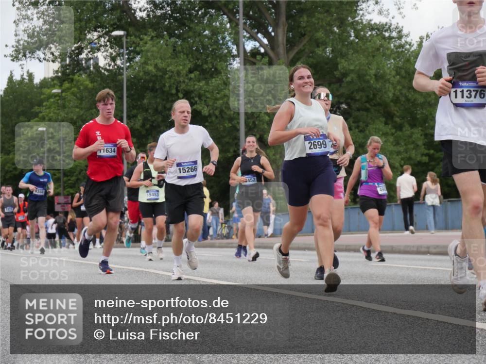 29.06.2025 - hella hamburg halbmarathon Luisa Fischer http://msf.ph/oto/8451229 29.06.2025 10:32:41 Kennedybrücke 8388, 1634, 15453, 15266, 452, 2699, 498, 11376, 1694, 1869, 2699, 3311, 4700, 5063, 5249, 5250, 8388, 10068 meine-sportfotos.de