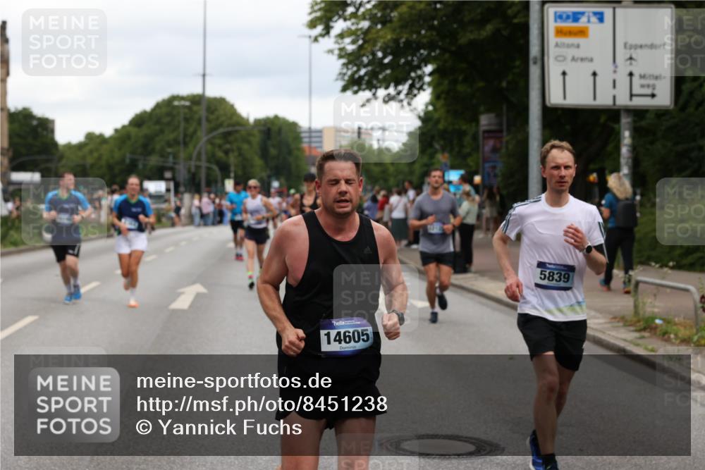 29.06.2025 - hella hamburg halbmarathon Yannick Fuchs http://msf.ph/oto/8451238 29.06.2025 10:55:45 20KM 1135, 1138, 1147, 1190, 2086, 2391, 2591, 3097, 3400, 4068, 4095, 5839, 5870, 6391, 7049, 8364, 8531, 8590, 9297, 9932, 10031, 10177, 10194, 10746, 11465, 12125, 12787, 13064, 13086, 13491, 13699, 13958, 14605, 14628, 15252, 15520, 15539, 15733, 15908, 16128, 16145, 18551, 18799, 18808 meine-sportfotos.de