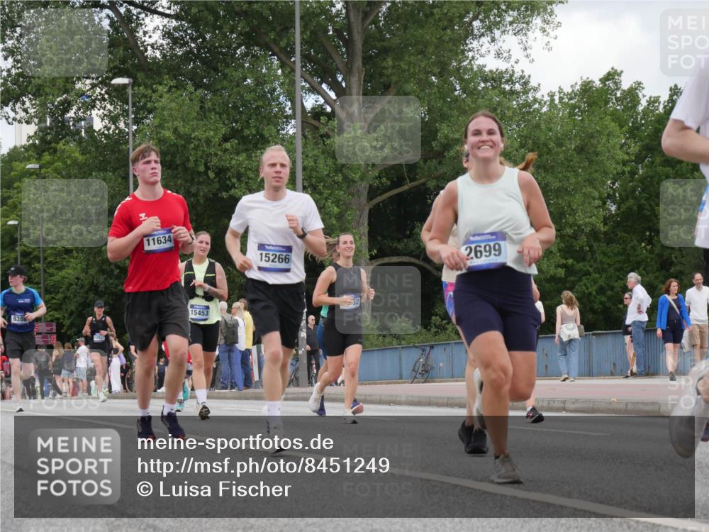 29.06.2025 - hella hamburg halbmarathon Luisa Fischer http://msf.ph/oto/8451249 29.06.2025 10:32:42 Kennedybrücke 8388, 12537, 11634, 15266, 2699, 15453, 1694, 1869, 2699, 4700, 4982, 5063, 5249, 5250, 5322, 8388, 10068 meine-sportfotos.de