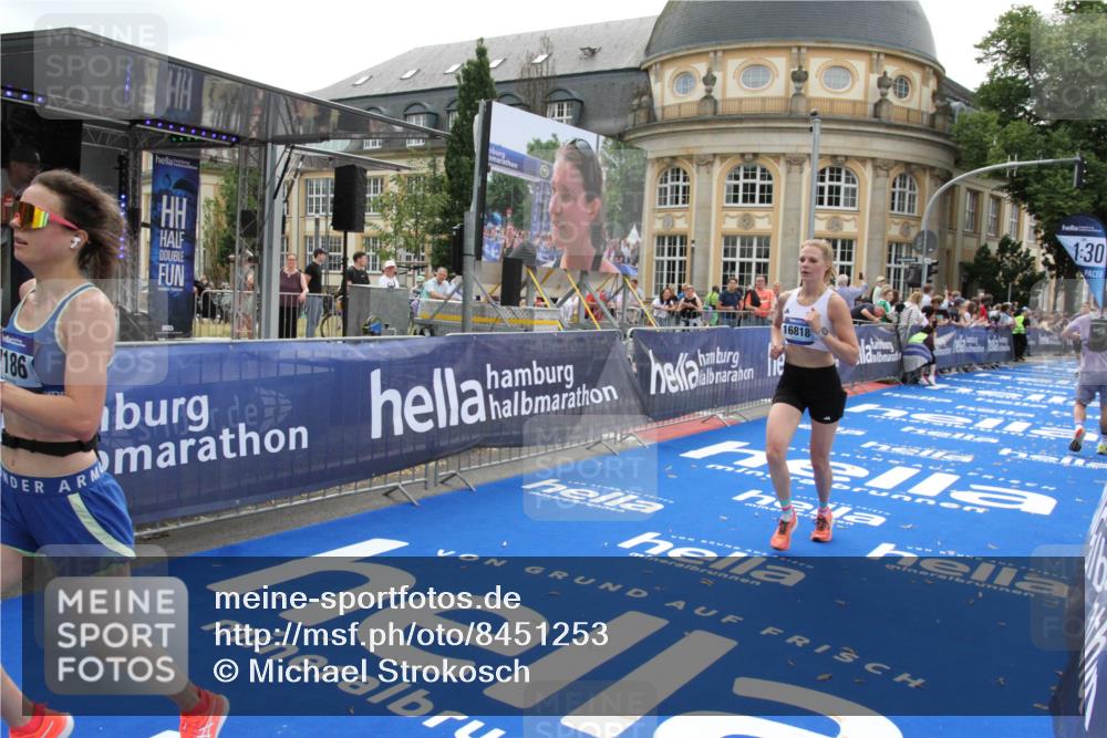 29.06.2025 - hella hamburg halbmarathon Michael Strokosch http://msf.ph/oto/8451253 29.06.2025 10:29:46 Ziel 7186, 13374, 16818 meine-sportfotos.de
