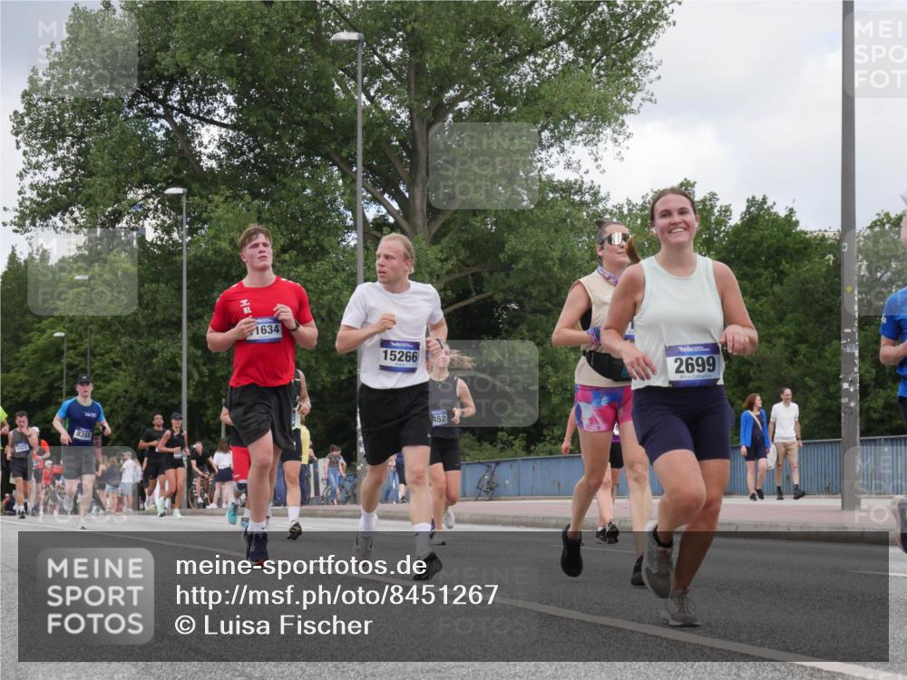 29.06.2025 - hella hamburg halbmarathon Luisa Fischer http://msf.ph/oto/8451267 29.06.2025 10:32:42 Kennedybrücke 5322, 8388, 1634, 15266, 152, 2699, 1694, 1869, 2699, 4700, 4982, 5063, 5249, 5250, 5322, 8388, 10068 meine-sportfotos.de