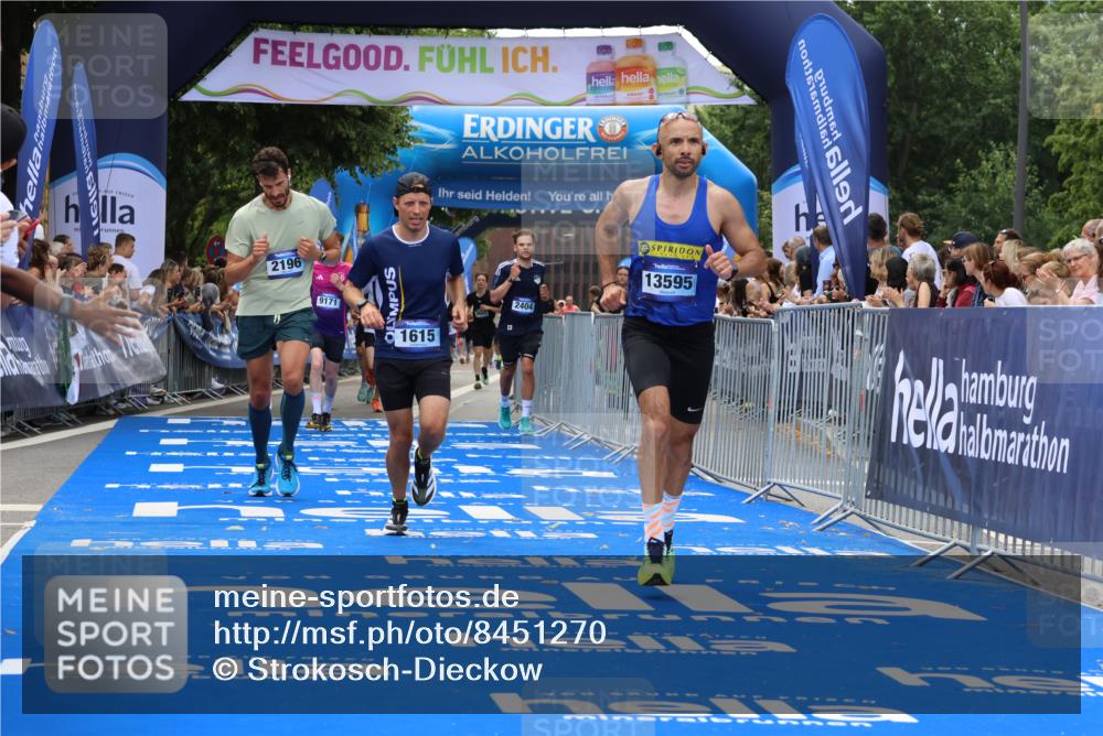29.06.2025 - hella hamburg halbmarathon Strokosch-Dieckow http://msf.ph/oto/8451270 29.06.2025 10:37:43 Ziel 1505, 1615, 2196, 2404, 9171, 11106, 13148, 13595, 14934, 18193, 18276, 18277 meine-sportfotos.de
