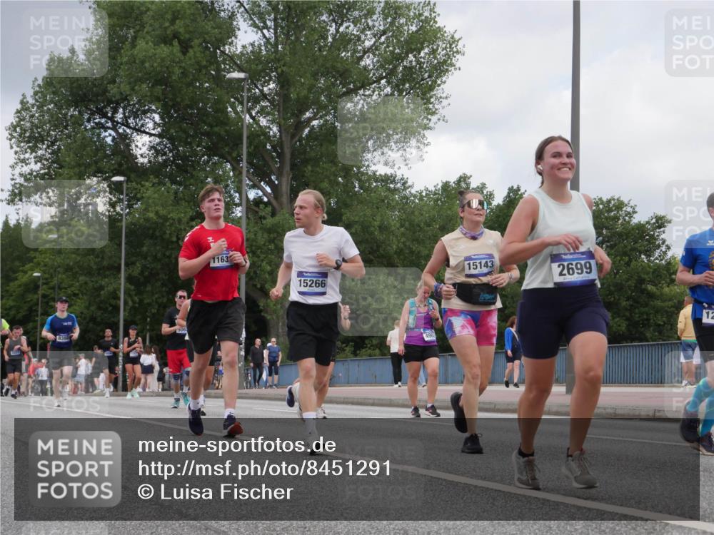 29.06.2025 - hella hamburg halbmarathon Luisa Fischer http://msf.ph/oto/8451291 29.06.2025 10:32:43 Kennedybrücke 8388, 506, 1163, 15266, 498, 15143, 2699, 12, 1694, 1869, 2699, 4700, 4982, 5063, 5249, 5250, 5322, 8388, 10068, 10162 meine-sportfotos.de