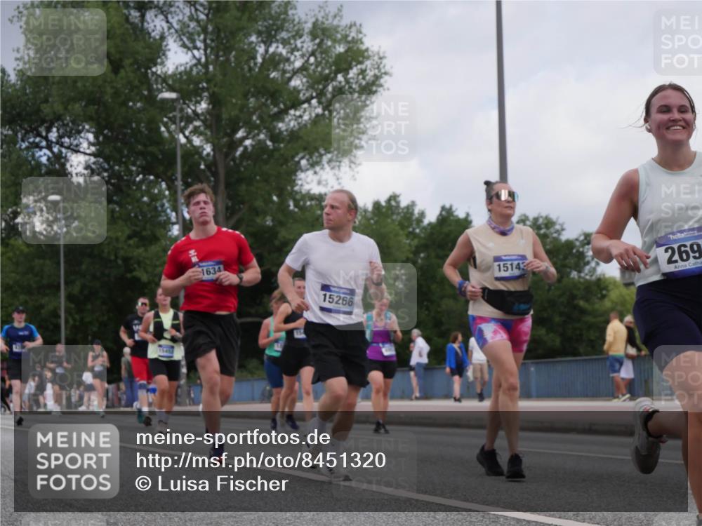 29.06.2025 - hella hamburg halbmarathon Luisa Fischer http://msf.ph/oto/8451320 29.06.2025 10:32:43 Kennedybrücke 15, 433, 1634, 15266, 15143, 269, 1694, 1869, 2699, 4700, 4982, 5063, 5249, 5250, 5322, 8388, 10068, 10162 meine-sportfotos.de