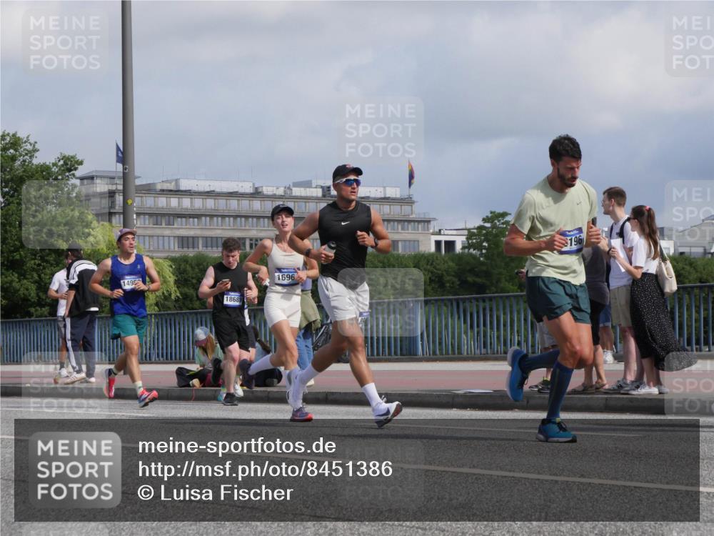 29.06.2025 - hella hamburg halbmarathon Luisa Fischer http://msf.ph/oto/8451386 29.06.2025 09:50:11 Kennedybrücke 1495, 18689, 1696, 196, 1562, 2196, 2296, 4602, 5092, 5923, 8901, 10384 meine-sportfotos.de