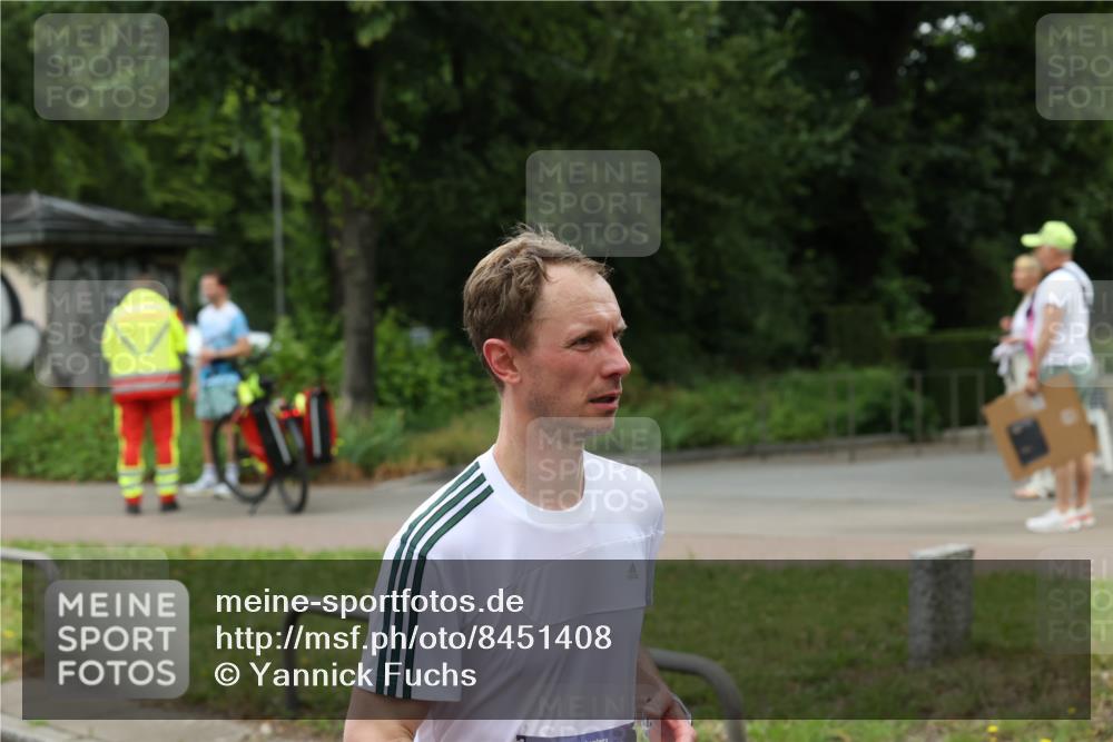 29.06.2025 - hella hamburg halbmarathon Yannick Fuchs http://msf.ph/oto/8451408 29.06.2025 10:55:47 20KM 1135, 1138, 1147, 1190, 2086, 3097, 3400, 4068, 4095, 5547, 5839, 5870, 6391, 7049, 8364, 8531, 8590, 9297, 10031, 10177, 10194, 10746, 11465, 12125, 12787, 13064, 13086, 13491, 13699, 13958, 14605, 14628, 15252, 15291, 15520, 15539, 15733, 15908, 16128, 16145, 18551, 18799, 18808 meine-sportfotos.de
