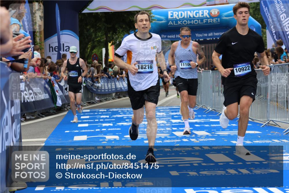 29.06.2025 - hella hamburg halbmarathon Strokosch-Dieckow http://msf.ph/oto/8451475 29.06.2025 10:37:35 Ziel 1290, 1505, 5042, 5791, 6047, 7831, 9914, 10451, 10922, 11106, 14934, 18193, 18216 meine-sportfotos.de