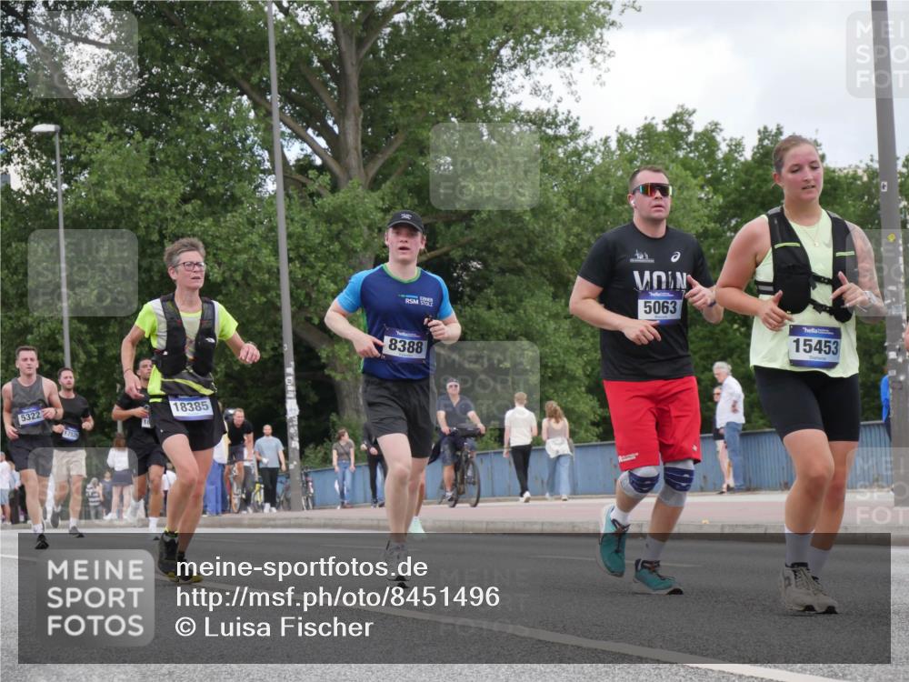 29.06.2025 - hella hamburg halbmarathon Luisa Fischer http://msf.ph/oto/8451496 29.06.2025 10:32:47 Kennedybrücke 5322, 17529, 18385, 5063, 8388, 15453, 1869, 3613, 4700, 4982, 5063, 5322, 8388, 10162 meine-sportfotos.de