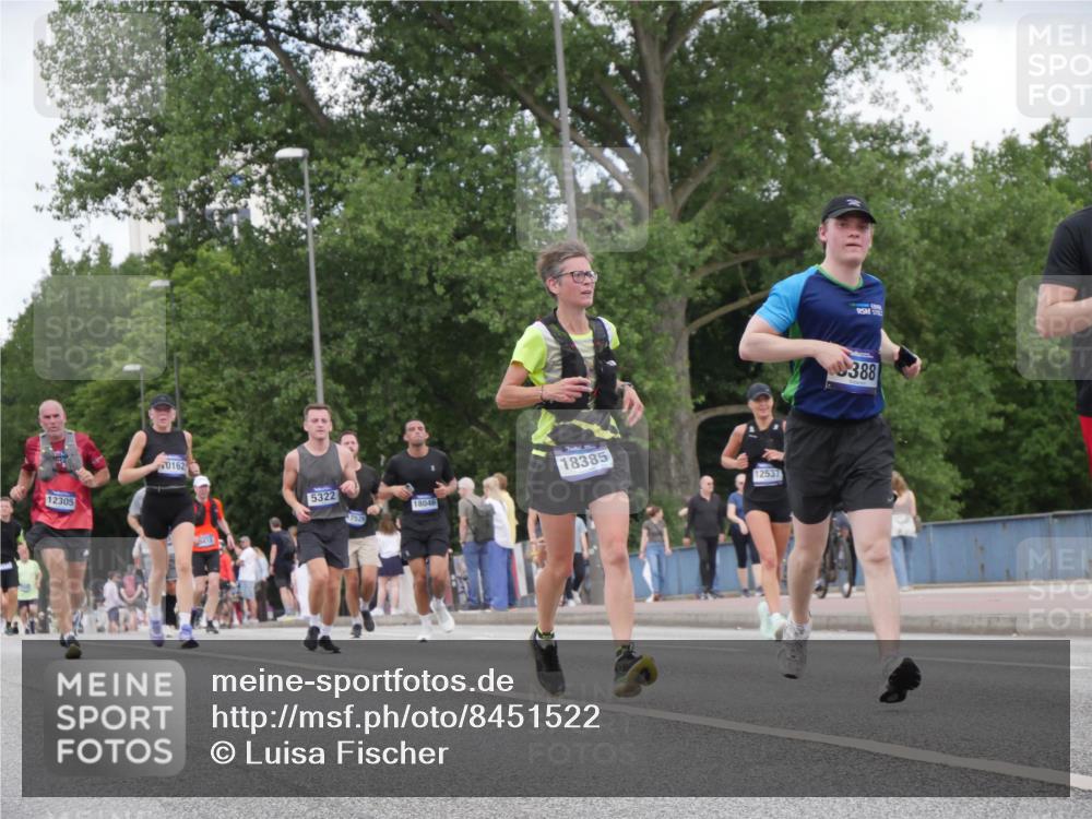 29.06.2025 - hella hamburg halbmarathon Luisa Fischer http://msf.ph/oto/8451522 29.06.2025 10:32:47 Kennedybrücke 12305, 0162, 5322, 7529, 18046, 18385, 12537, 388, 1869, 3613, 4700, 4982, 5063, 5322, 8388, 10162 meine-sportfotos.de