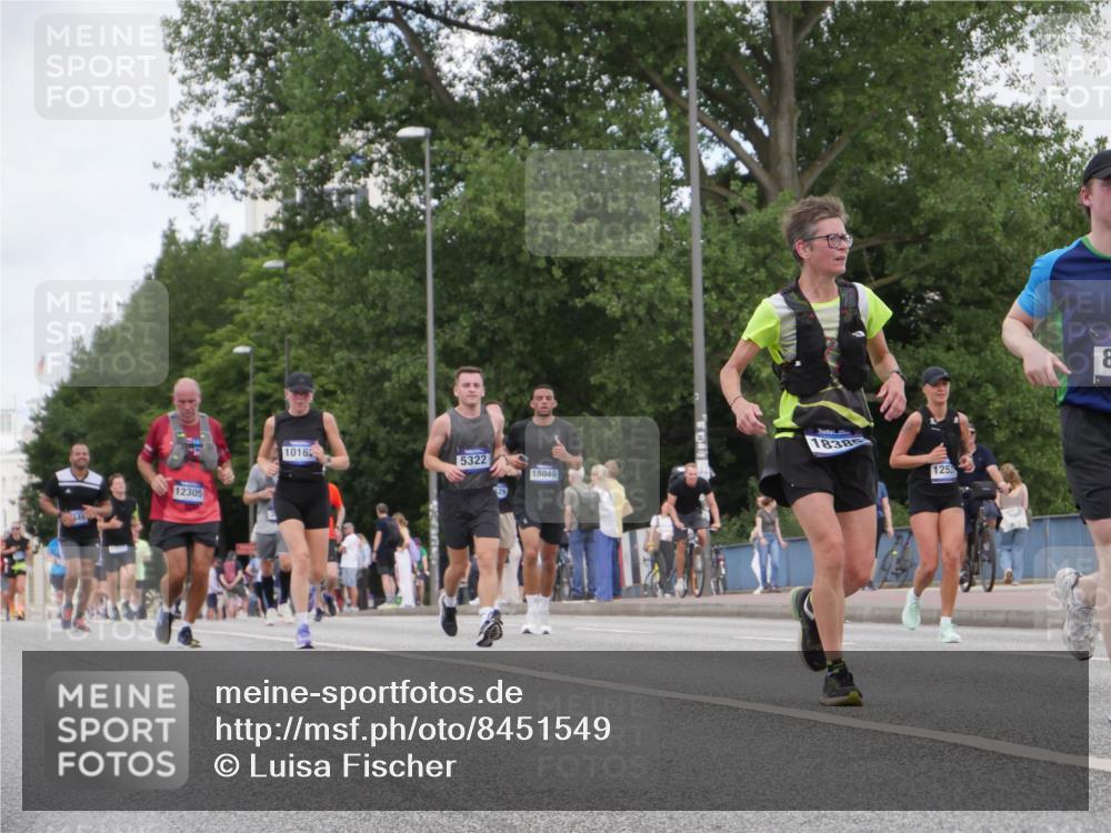 29.06.2025 - hella hamburg halbmarathon Luisa Fischer http://msf.ph/oto/8451549 29.06.2025 10:32:48 Kennedybrücke 12305, 1016, 5322, 18046, 18385, 1253, 8, 1869, 3613, 4982, 5063, 5322, 8388, 10162 meine-sportfotos.de