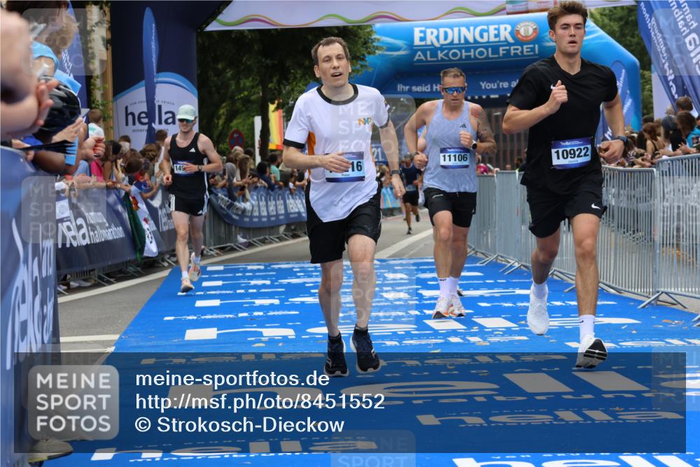 29.06.2025 - hella hamburg halbmarathon Strokosch-Dieckow http://msf.ph/oto/8451552 29.06.2025 10:37:35 Ziel 1290, 1505, 5042, 5791, 6047, 7831, 9914, 10451, 10922, 11106, 14934, 18193, 18216 meine-sportfotos.de