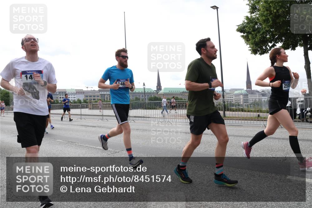 29.06.2025 - hella hamburg halbmarathon Lena Gebhardt http://msf.ph/oto/8451574 29.06.2025 10:30:56 Lombardsbrücke 14, 148, 2505, 1059, 1472, 1647, 1773, 2097, 2268, 2505, 2569, 2754, 2755, 3131, 3281, 4198, 4561, 4575, 4819, 6195, 6344, 6556, 6620, 6787, 7071, 7120, 7351, 8072, 8073, 8757, 9576, 9830, 10989, 11981, 11984, 11988, 12384, 12460, 12461, 12627, 12687, 14095, 14216, 14421, 14803, 15299, 15466, 15589, 15757, 15789, 16504, 16791, 17224, 17463, 17509, 17742, 17966, 18362, 18795, 18860, 19052, 19226 meine-sportfotos.de