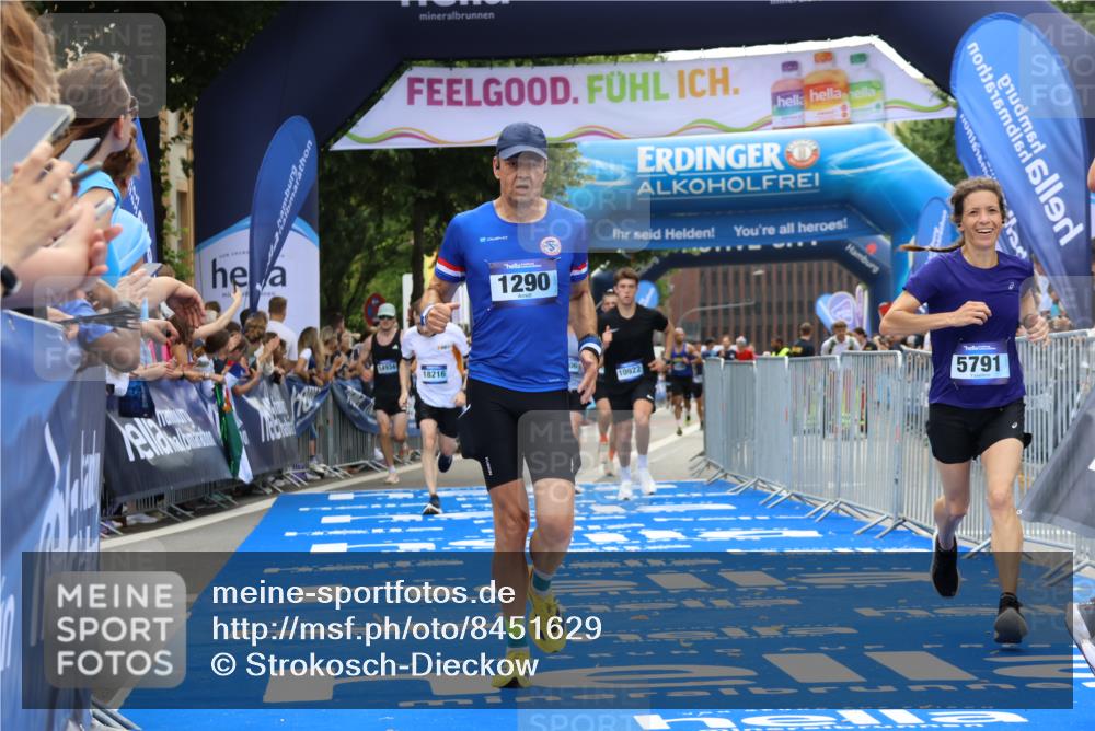 29.06.2025 - hella hamburg halbmarathon Strokosch-Dieckow http://msf.ph/oto/8451629 29.06.2025 10:37:31 Ziel 1290, 2767, 5042, 5791, 6047, 7831, 9017, 9914, 10451, 10922, 11106, 13372, 18159, 18193, 18216, 18723 meine-sportfotos.de