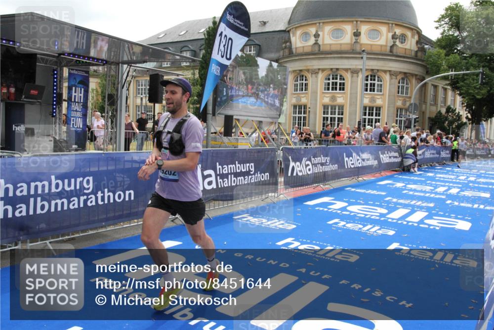 29.06.2025 - hella hamburg halbmarathon Michael Strokosch http://msf.ph/oto/8451644 29.06.2025 10:29:57 Ziel 5308, 19202 meine-sportfotos.de