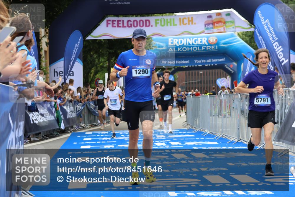 29.06.2025 - hella hamburg halbmarathon Strokosch-Dieckow http://msf.ph/oto/8451646 29.06.2025 10:37:31 Ziel 1290, 2767, 5042, 5791, 6047, 7831, 9017, 9914, 10451, 10922, 11106, 13372, 18159, 18193, 18216, 18723 meine-sportfotos.de