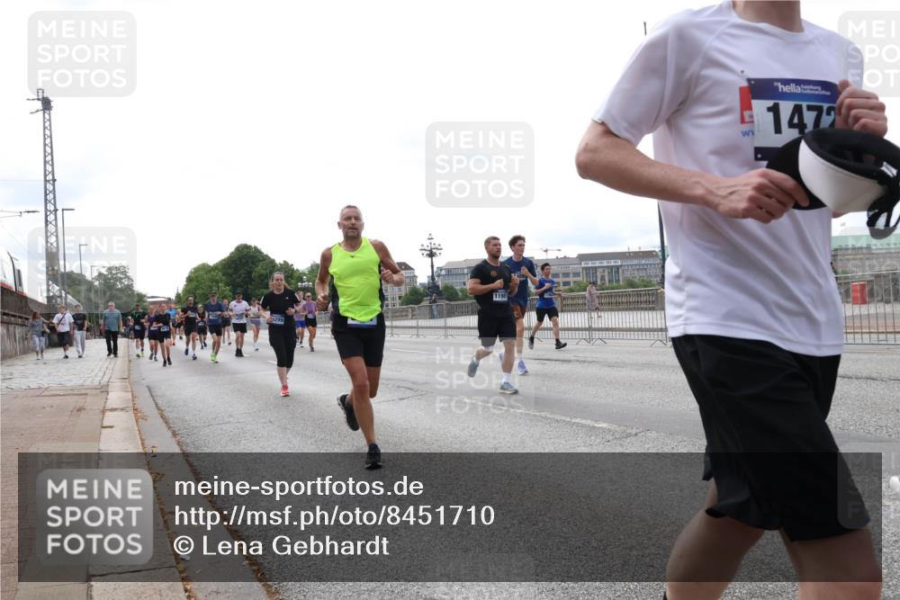 29.06.2025 - hella hamburg halbmarathon Lena Gebhardt http://msf.ph/oto/8451710 29.06.2025 10:30:57 Lombardsbrücke 299, 11981, 1472, 1059, 1472, 1647, 1773, 1979, 2097, 2268, 2505, 2569, 2754, 2755, 3131, 3281, 4198, 4561, 4575, 4819, 5437, 6057, 6195, 6344, 6556, 6620, 6787, 7071, 7120, 7351, 8072, 8073, 8757, 9576, 9830, 10989, 11981, 11984, 11988, 12384, 12460, 12461, 12627, 14095, 14216, 14421, 14803, 15299, 15466, 15589, 15757, 15789, 16504, 16791, 17224, 17463, 17509, 17587, 17742, 17966, 18362, 18795, 18860, 19052, 19226 meine-sportfotos.de