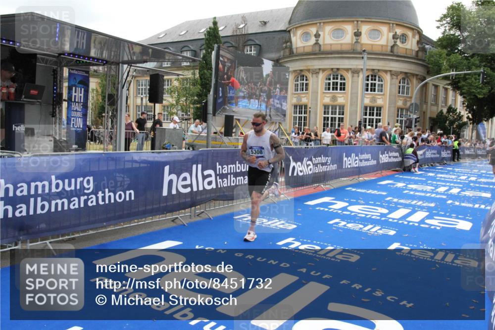 29.06.2025 - hella hamburg halbmarathon Michael Strokosch http://msf.ph/oto/8451732 29.06.2025 10:30:02 Ziel 3189, 5308, 8190, 9634, 10270, 15672, 17768 meine-sportfotos.de