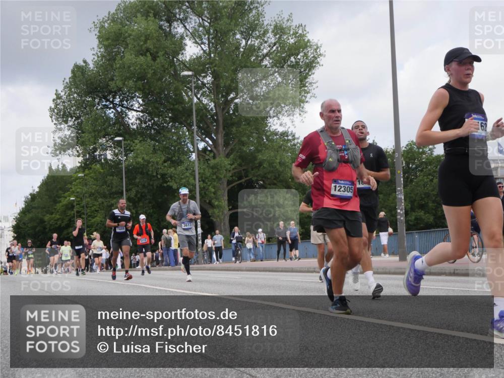 29.06.2025 - hella hamburg halbmarathon Luisa Fischer http://msf.ph/oto/8451816 29.06.2025 10:32:53 Kennedybrücke 7449, 6413, 3613, 12305, 62, 1192, 1869, 3613, 4982, 5322, 7449, 10162 meine-sportfotos.de