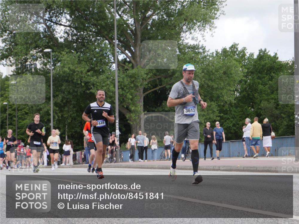 29.06.2025 - hella hamburg halbmarathon Luisa Fischer http://msf.ph/oto/8451841 29.06.2025 10:32:55 Kennedybrücke 10641, 16182, 3613, 449, 1192, 3613, 4580, 4982, 5322, 6418, 7449, 10162, 10641 meine-sportfotos.de