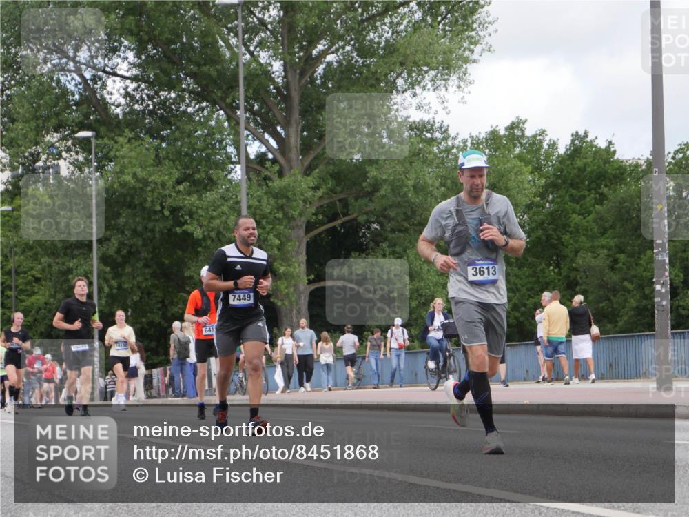 29.06.2025 - hella hamburg halbmarathon Luisa Fischer http://msf.ph/oto/8451868 29.06.2025 10:32:55 Kennedybrücke 1670, 10641, 16182, 641, 7449, 3613, 1192, 3613, 4580, 4982, 5322, 6418, 7449, 10162, 10641 meine-sportfotos.de