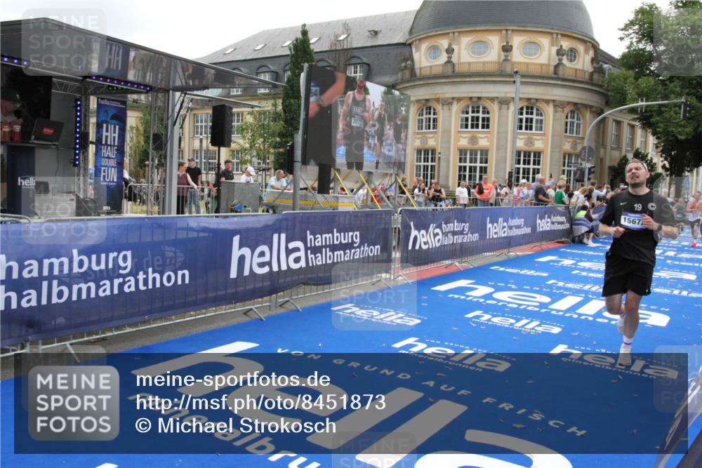 29.06.2025 - hella hamburg halbmarathon Michael Strokosch http://msf.ph/oto/8451873 29.06.2025 10:30:05 Ziel 2689, 3189, 5308, 8190, 9634, 10270, 12308, 15507, 15672, 17768 meine-sportfotos.de