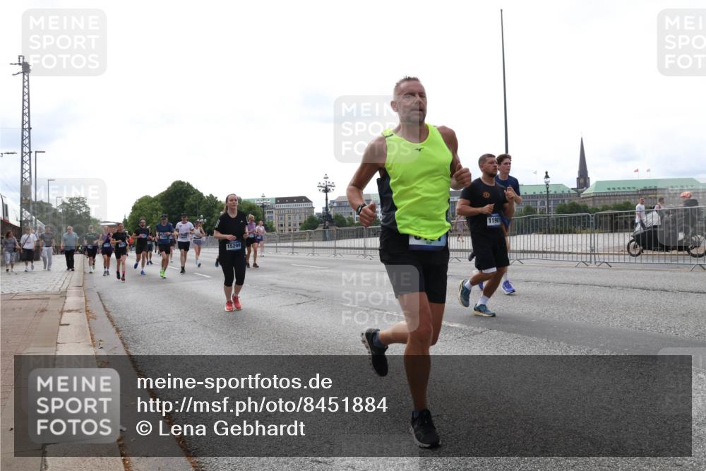 29.06.2025 - hella hamburg halbmarathon Lena Gebhardt http://msf.ph/oto/8451884 29.06.2025 10:30:58 Lombardsbrücke 15299, 1198, 1059, 1472, 1647, 1773, 1979, 2097, 2268, 2505, 2569, 2754, 2755, 3131, 3281, 4198, 4561, 4575, 4819, 5437, 6057, 6195, 6344, 6556, 6620, 6787, 7071, 7120, 7351, 8050, 8072, 8073, 8757, 9576, 9830, 10989, 11981, 11984, 11988, 12384, 12460, 12461, 12627, 14095, 14216, 14803, 15299, 15466, 15589, 15757, 16457, 16791, 17224, 17463, 17509, 17587, 17742, 17966, 18362, 18795, 18860, 19052, 19226 meine-sportfotos.de