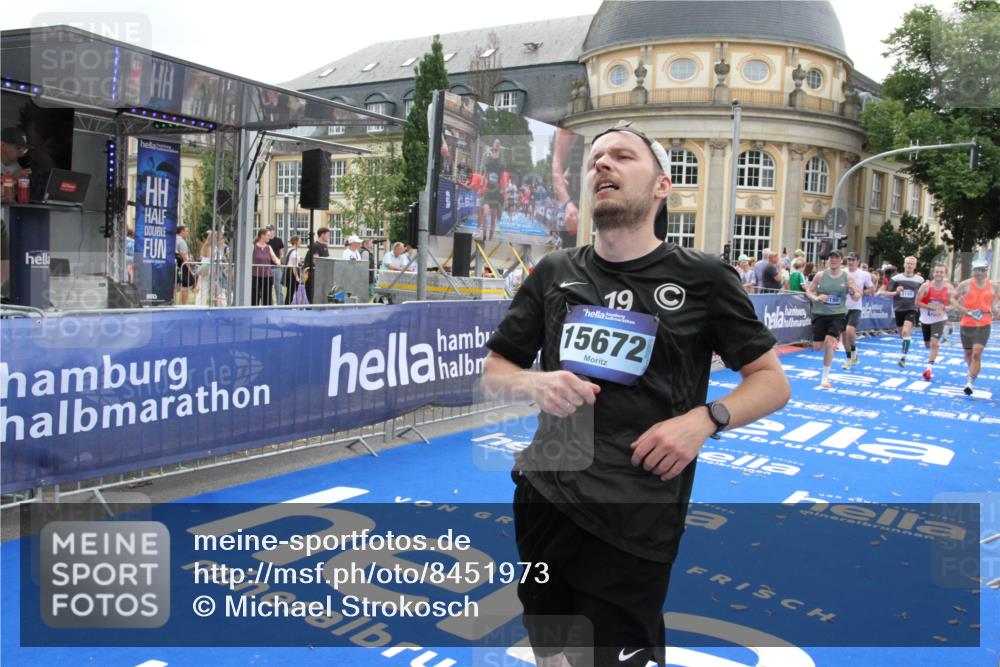 29.06.2025 - hella hamburg halbmarathon Michael Strokosch http://msf.ph/oto/8451973 29.06.2025 10:30:07 Ziel 2689, 3189, 8190, 9634, 10270, 12308, 15507, 15672, 17768 meine-sportfotos.de