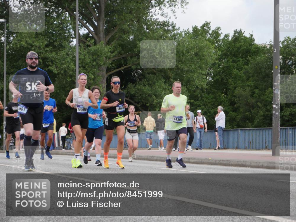 29.06.2025 - hella hamburg halbmarathon Luisa Fischer http://msf.ph/oto/8451999 29.06.2025 10:33:04 Kennedybrücke 1667, 290, 6590, 230, 16735, 18503, 14304, 1192, 1230, 1661, 2901, 4575, 4580, 6418, 6598, 7449, 10641, 10880 meine-sportfotos.de