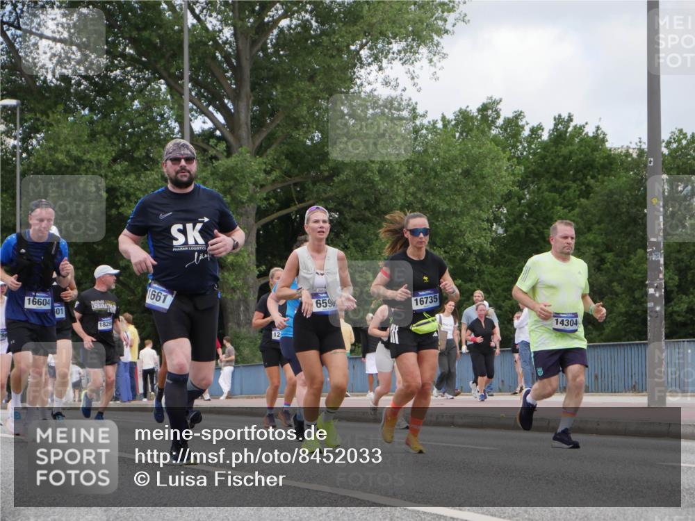 29.06.2025 - hella hamburg halbmarathon Luisa Fischer http://msf.ph/oto/8452033 29.06.2025 10:33:05 Kennedybrücke 16604, 01, 1829, 1661, 12, 659, 16735, 14304, 1192, 1230, 1661, 2901, 4575, 4580, 6418, 6598, 10641, 10880 meine-sportfotos.de