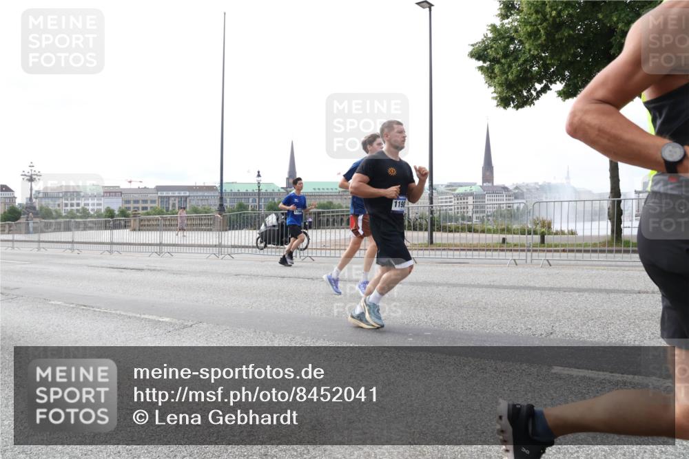 29.06.2025 - hella hamburg halbmarathon Lena Gebhardt http://msf.ph/oto/8452041 29.06.2025 10:30:58 Lombardsbrücke 1198, 1059, 1472, 1647, 1773, 1979, 2097, 2268, 2505, 2569, 2754, 2755, 3131, 3281, 4198, 4561, 4575, 4819, 5437, 6057, 6195, 6344, 6556, 6620, 6787, 7071, 7120, 7351, 8050, 8072, 8073, 8757, 9576, 9830, 10989, 11981, 11984, 11988, 12384, 12460, 12461, 12627, 14095, 14216, 14803, 15299, 15466, 15589, 15757, 16457, 16791, 17224, 17463, 17509, 17587, 17742, 17966, 18362, 18795, 18860, 19052, 19226 meine-sportfotos.de