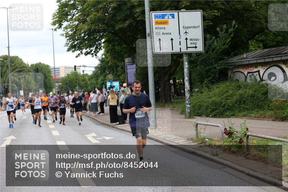 29.06.2025 - hella hamburg halbmarathon Yannick Fuchs http://msf.ph/oto/8452044 29.06.2025 10:55:52 20KM 1135, 1138, 1147, 1190, 3097, 3400, 3921, 4095, 4859, 5547, 5839, 6391, 6815, 7049, 8364, 9297, 10177, 10194, 10746, 11465, 12125, 12567, 13491, 13699, 13958, 14574, 14605, 15252, 15291, 15520, 15539, 15686, 15733, 15908, 16128, 16145, 17939, 18551, 18799, 18808 meine-sportfotos.de