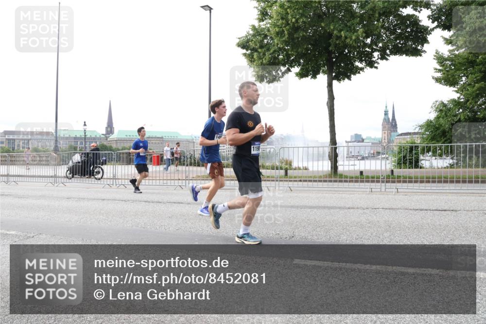 29.06.2025 - hella hamburg halbmarathon Lena Gebhardt http://msf.ph/oto/8452081 29.06.2025 10:30:59 Lombardsbrücke 1198, 1059, 1472, 1647, 1773, 1979, 2097, 2268, 2414, 2505, 2569, 2754, 2755, 3131, 3281, 4198, 4561, 4817, 5437, 5943, 6057, 6195, 6344, 6556, 6620, 6787, 7071, 7120, 7351, 8050, 8072, 8073, 8757, 9576, 9830, 10989, 11981, 11984, 11988, 12384, 12460, 12461, 12627, 14095, 14216, 14803, 15299, 15466, 15589, 15757, 16457, 16791, 17224, 17463, 17509, 17587, 17742, 17966, 18362, 18795, 18860, 19052, 19226 meine-sportfotos.de