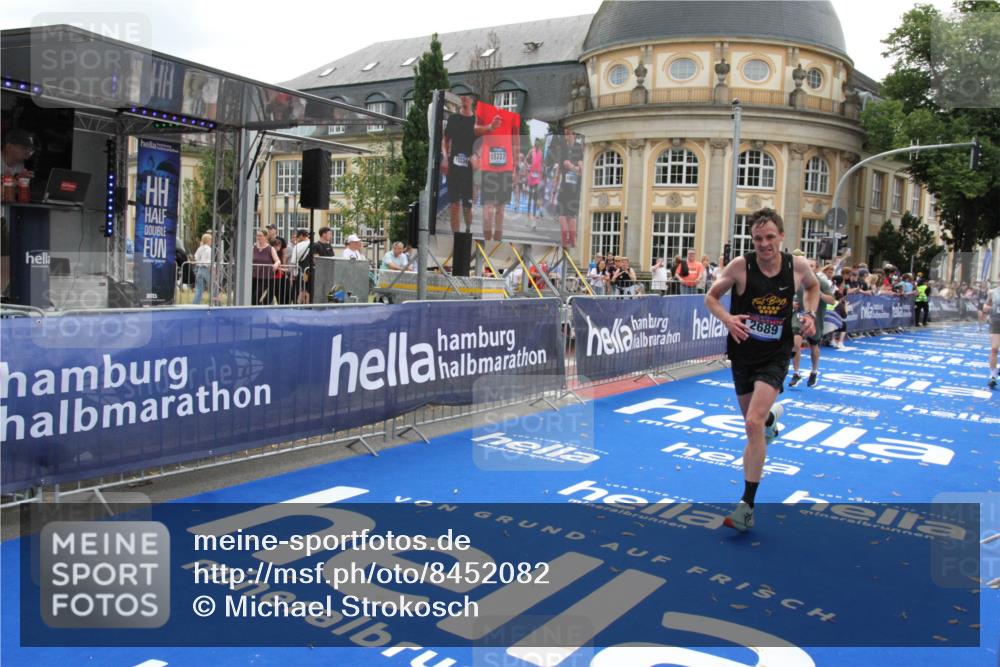 29.06.2025 - hella hamburg halbmarathon Michael Strokosch http://msf.ph/oto/8452082 29.06.2025 10:30:10 Ziel 1758, 2689, 3189, 8190, 8323, 9634, 10270, 12308, 15507, 17768 meine-sportfotos.de